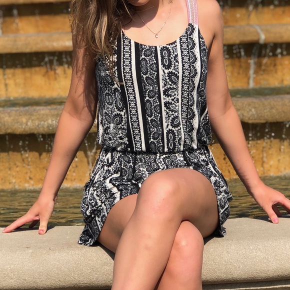 Boho Romper 🖤 - Picture 1 of 5